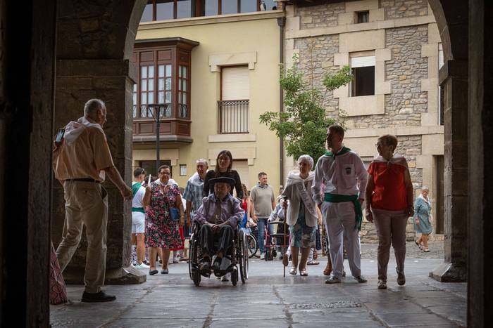 Haur eta nagusiak izan dira  19 1755092525923