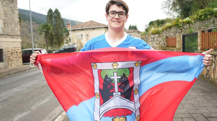 “Iruditu zitzaidan Luiaondok bere ikurra behar  zuela”