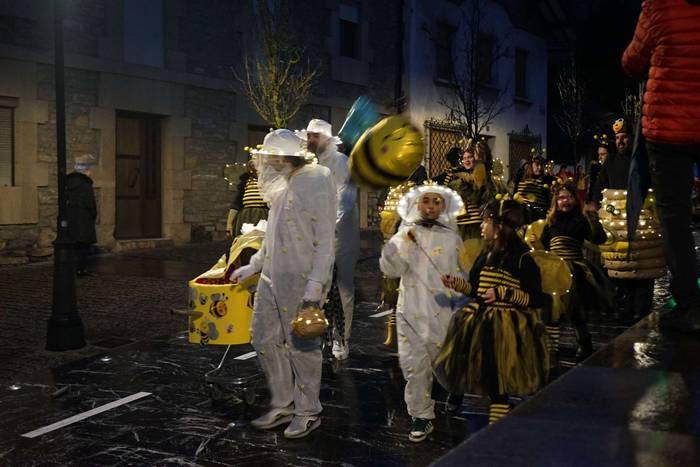 Irudimenez bete dituzte Amur 12 1771098546835