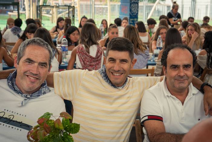 Ehunka lagun bildu dituzte j 106 1757018625408