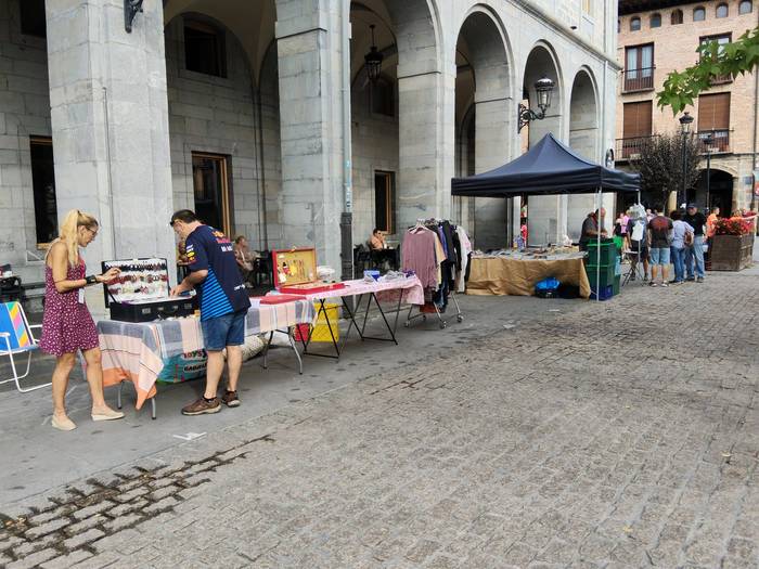 Antzinako objektuz eta bildu 42 1758390896338