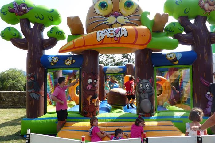 Andra Mari Zuriaren jaiak je 16 1754900928768