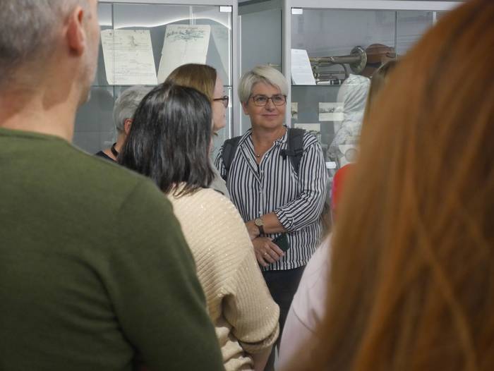 Eletik alera, Europako hizku 16 1759330563303