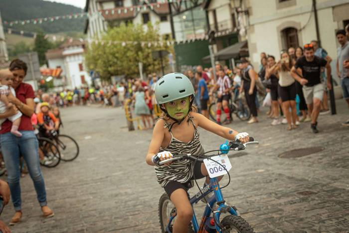 Bizikletak irudimenez jantzi 13 1757325660357