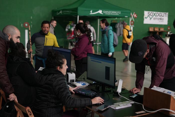 500 lagunek parte hartu dute 11 1765635240066