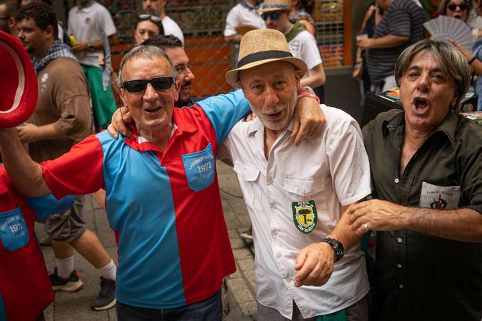 Festa-giro goria piztu du La 60 1755257042270