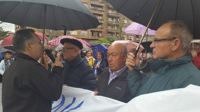 Astelehenero bezala plazara  10 1523295184603