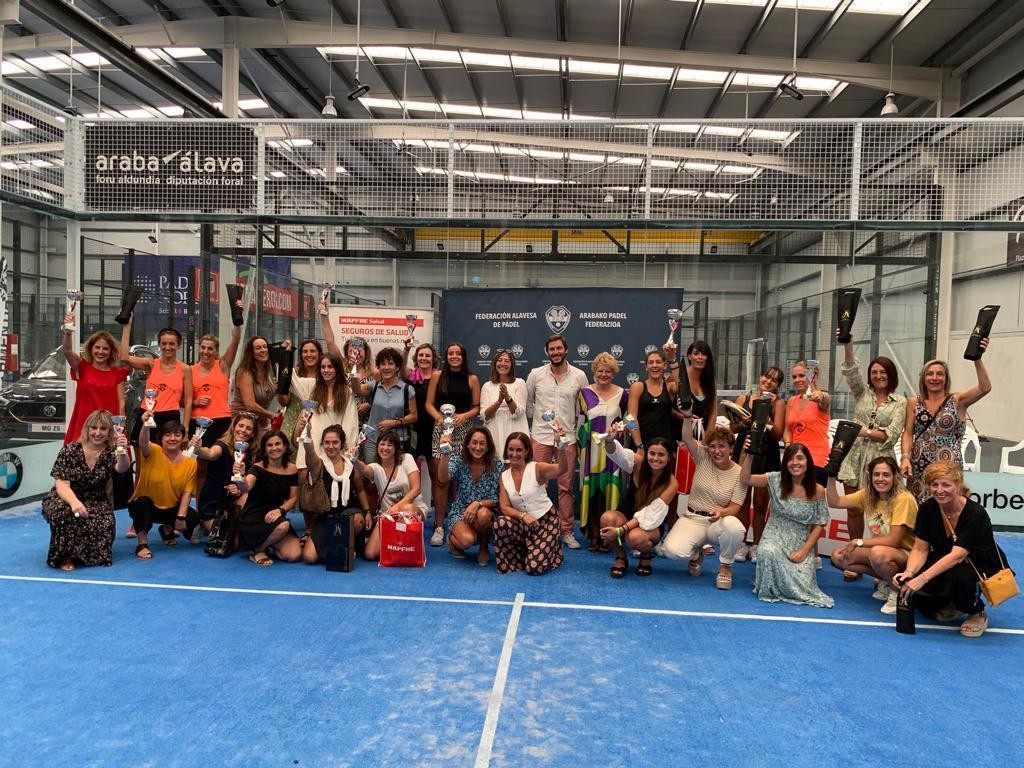 Izaskun Azulak eta Rosabela Fernandezek irabazi dute 'Arabako Foru Aldundia' Emakumeen Padel Torneoa'
