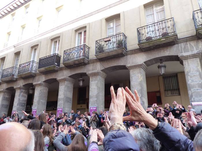 Greba feministaren goizeko t 123 1520512784003