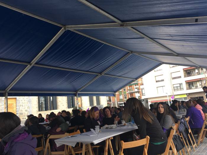 Greba feministaren goizeko t 180 1520520790837