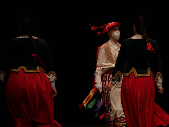 Aiara Dantza Taldearen "Arat 98 1614450534736