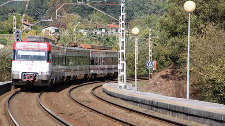 Tren zerbitzuari buruzko mozioak Amurrio eta Laudion