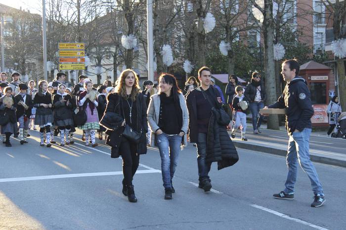 Olentzero eta maridomingi Ai 32 1514143581184