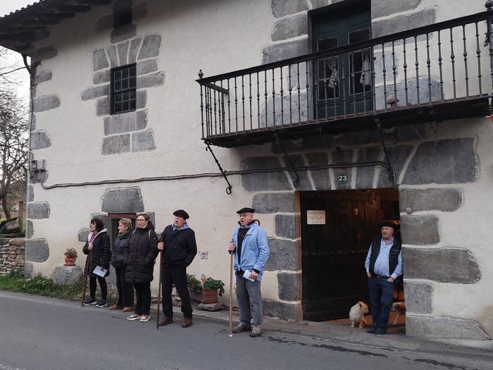 Agate Deunaren bezperak adin 35 1770291938165