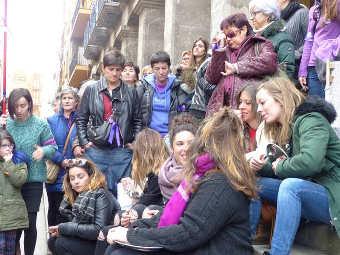 Greba feministaren goizeko t 95 1520512584199