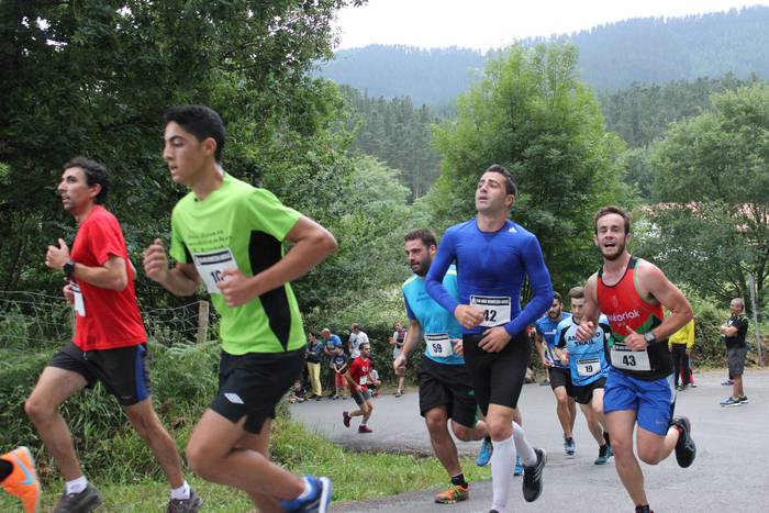 Auzoko mendiak zeharkatu zit 30 1498470886156