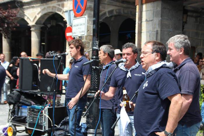 Jendetza eta giro ona nagusi 71 1494849546615