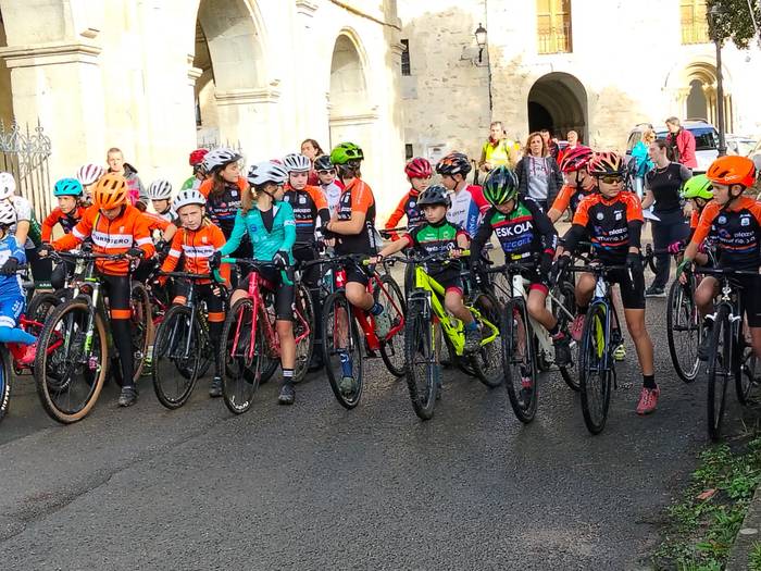 150 gazte inguruk parte hart 39 1762672360737