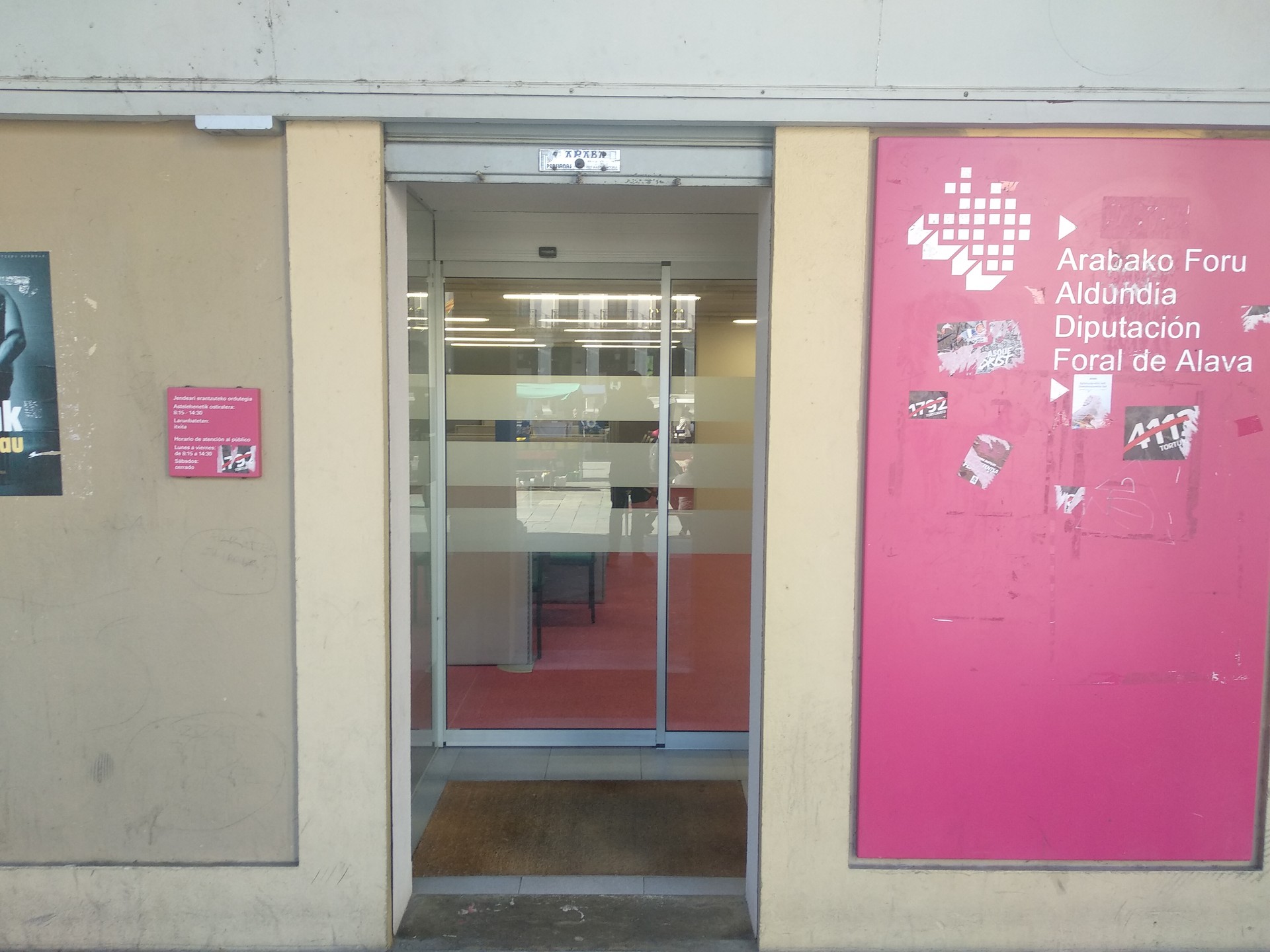 Foru Aldundiak Etxean Zurekin programa jarri du abian, mendekotasuna duten pertsonei zuzendutako etxeko laguntza profesionala indartzeko