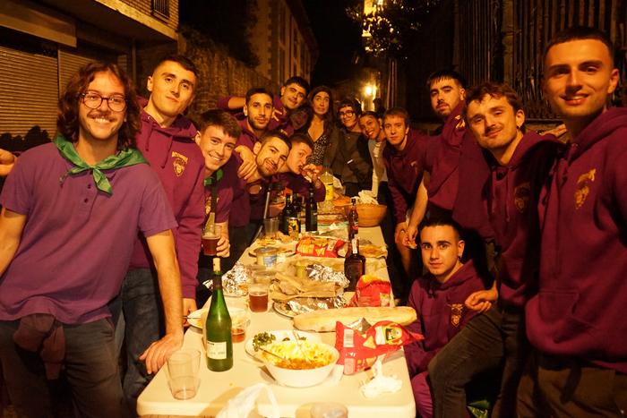 Artziniegako kuadrillek muzi 10 1757714179288