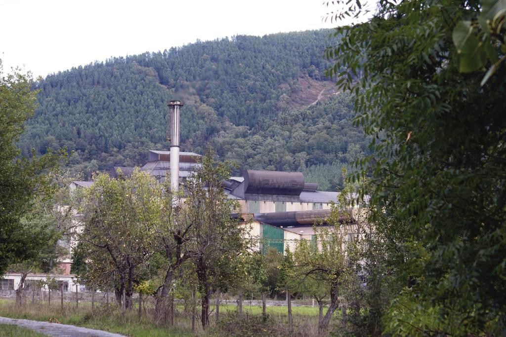 Lantegi berria inauguratu du Tubos Reunidos enpresak Gasteizen