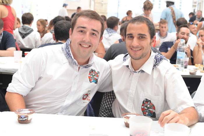 Aldai plaza txiki geratu da  102 1503894712638