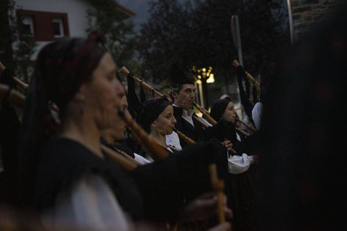 Hasiera eman diote Urdufolk  7 1759570124786