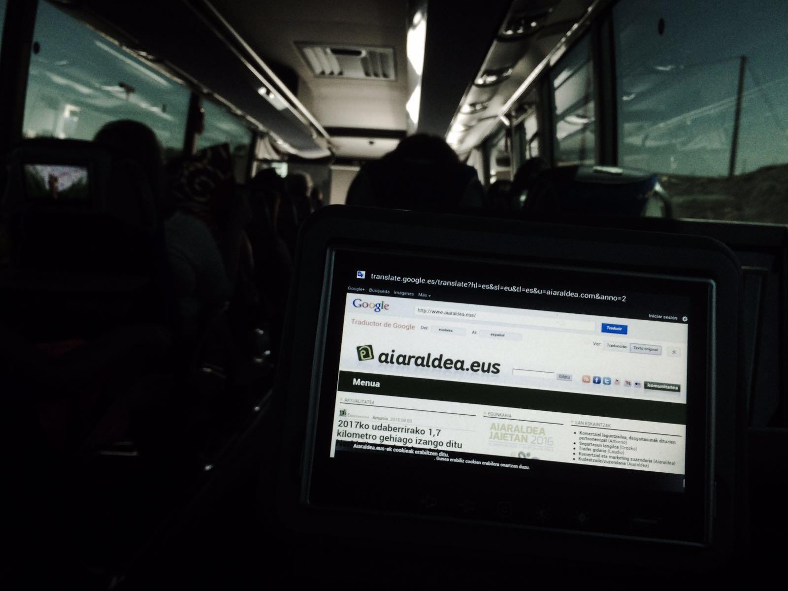 Zoazen tokira zoazela, hegazkinez edo autobusez, Aiaraldea.eus