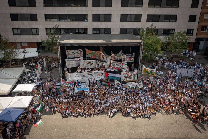 Festa-giro goria piztu du La 24 1755256970826