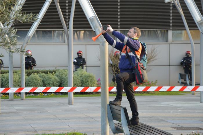 Tubos Reunidoseko langileek  8 1772101072897