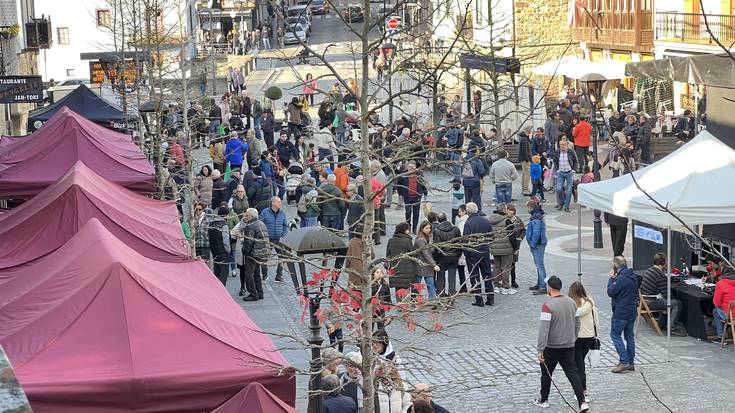 Santa Luzia Azokak artisau eta tokiko ekozleekin bete zuen Orozko