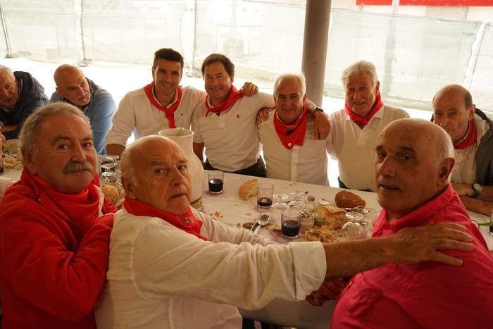 Ehunka kofrade bildu dira el 75 1756714144643