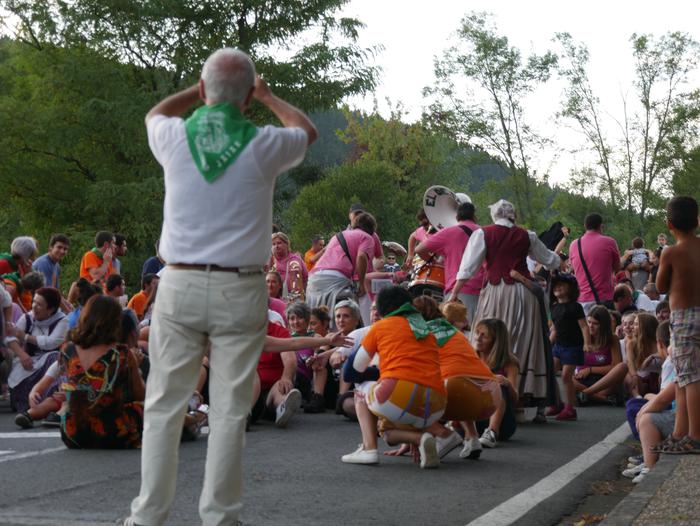 Ura eskatzen zeharkatu dute  7 1536436318660