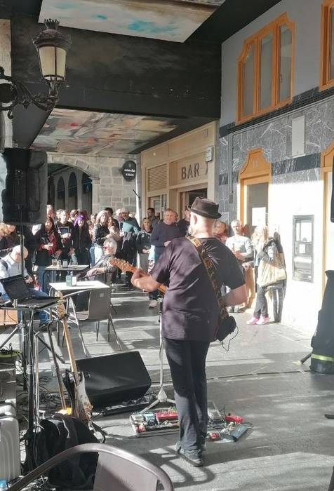 Poteo musikalaren lehenengo  5 1763385484565