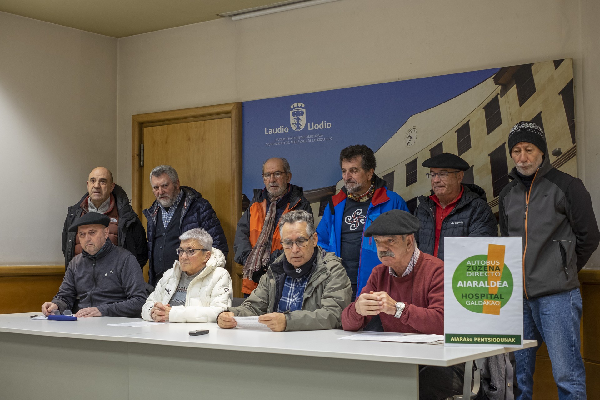 Usansoloko ospitalera joateko autobus zerbitzu zuzena exijitu dute Aiaraldeko pentsiodunek
