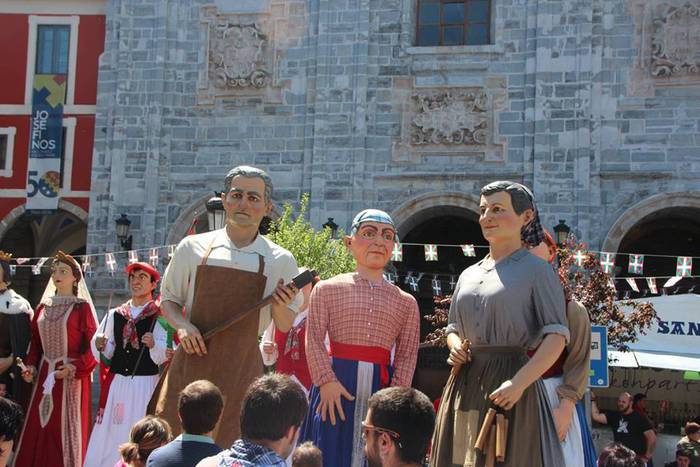 Otxomaioek jendez bete dute  29 1494233120101