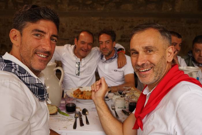 Ehunka kofrade bildu dira el 51 1756714077883