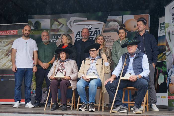 Yolanda Elosegui, Maria Ange 24 1758471086141