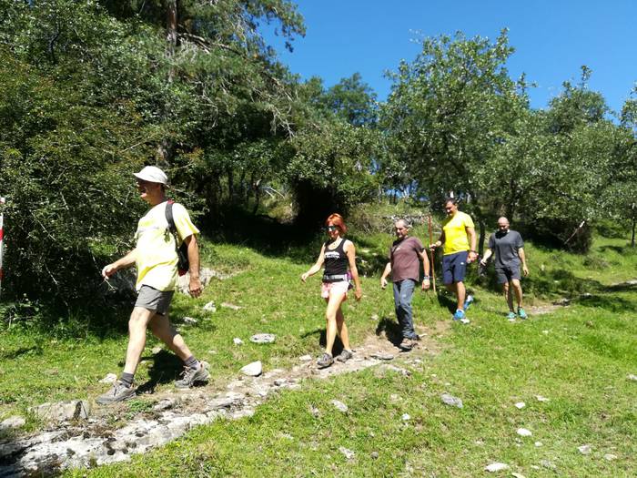 Eguzkia lagun, jende ugari b 29 1501332523869