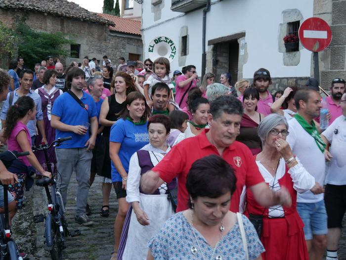 Ura eskatzen zeharkatu dute  63 1536437411914