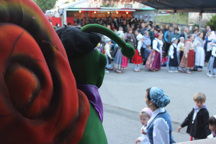 Parekidetasunaren eta euskar 12 1493367165459