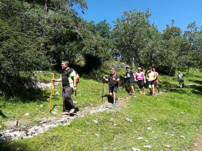 Eguzkia lagun, jende ugari b 18 1501332416682