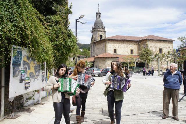 Euskal Preso Politikoen esku 6 1493719848149