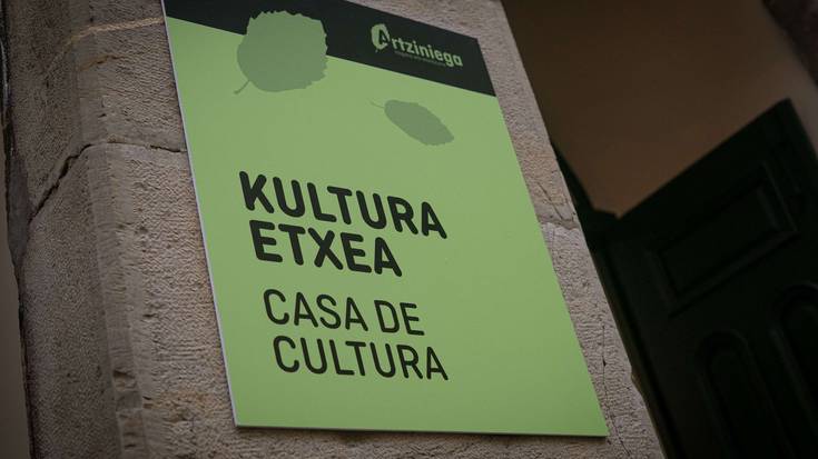 Kultura etxe berritua inauguratu dute Artziniegan, herritar guztien topagune izateko anbizioarekin