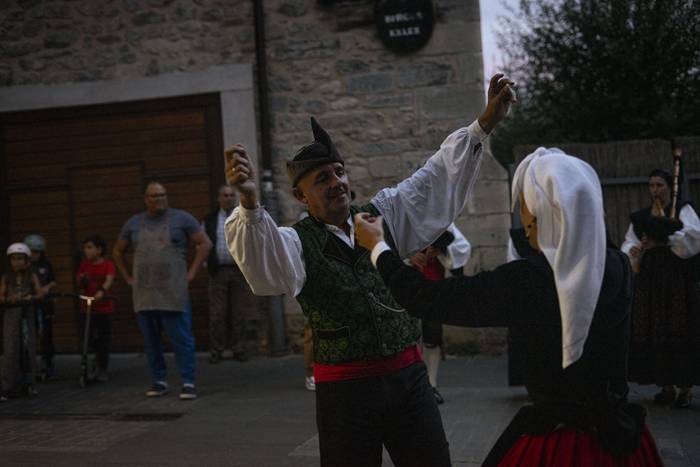 Hasiera eman diote Urdufolk  2 1759570087374