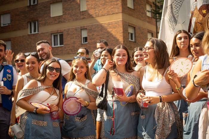 Festa-giro goria piztu du La 30 1755256985268