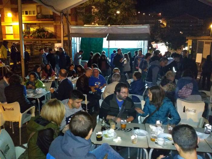 Inoiz baino jende gehiago bi 4 1505589876776