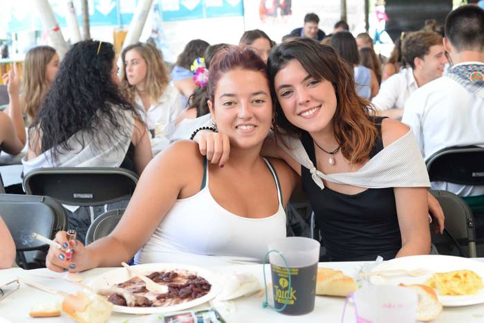 Aldai plaza txiki geratu da  80 1503894472989