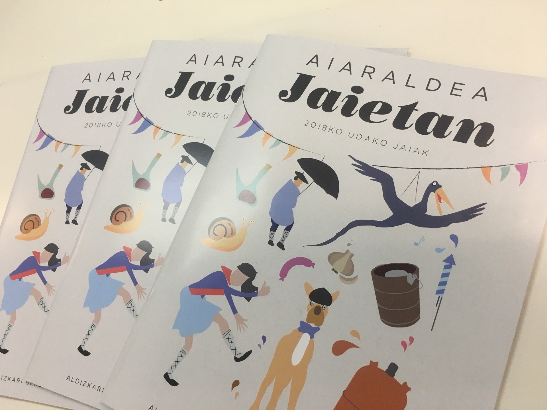 Aiaraldeko abuztuko eta iraileko jaietako informazio eta egitarau guztiak, aldizkari bakarrean ikusgai