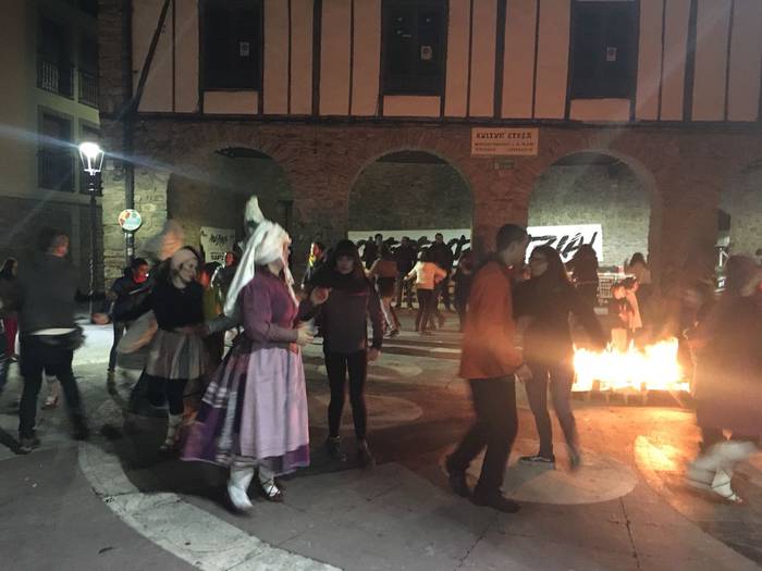 Suaren inguruan plazaratu di 11 1521387754886